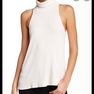 💓NEW LISTING💓 Free People Turtleneck Tank Top